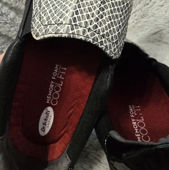 Women's Dr. Scholl's Black and White Snake Print Slip-On Shoe - Picture 5 of 10